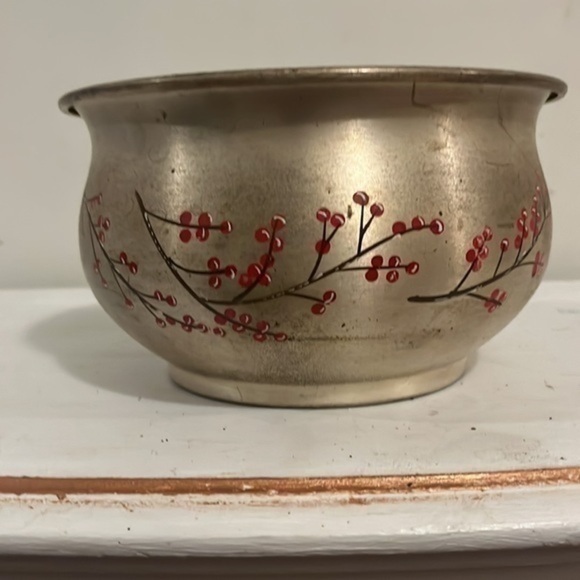 Vintage bath and bodyworks Gold metal Japanese cherry blossom bowl. - Picture 5 of 8